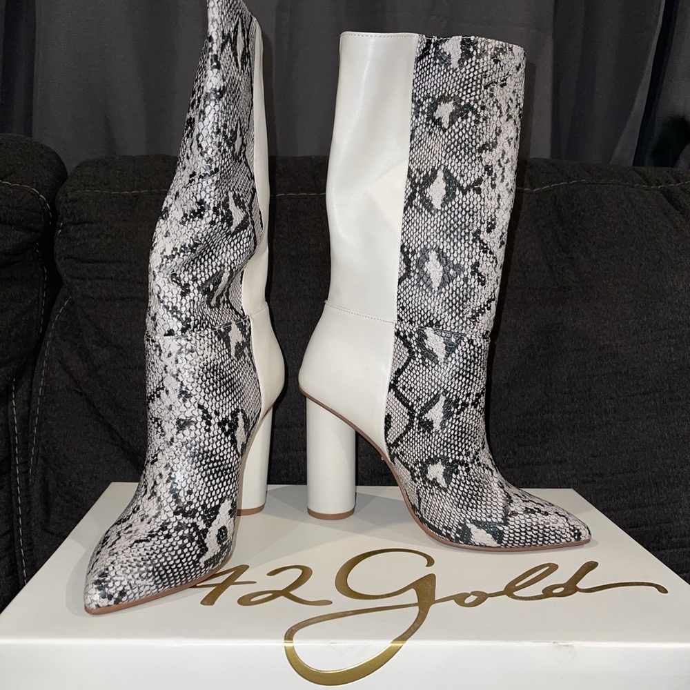 42 Gold Snake PU-Leather boots